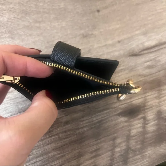 Coach mini wallet with gold hardware and keychain - Picture 6 of 6